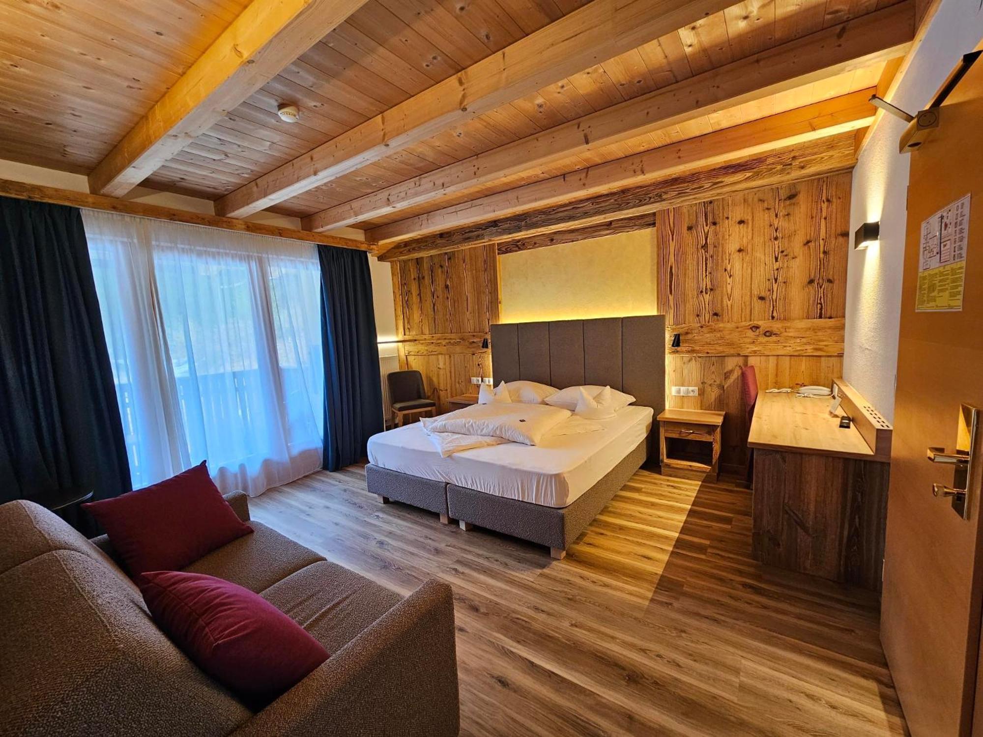 Hotel Mirabel سان فيجيليو دي ماريبْ المظهر الخارجي الصورة