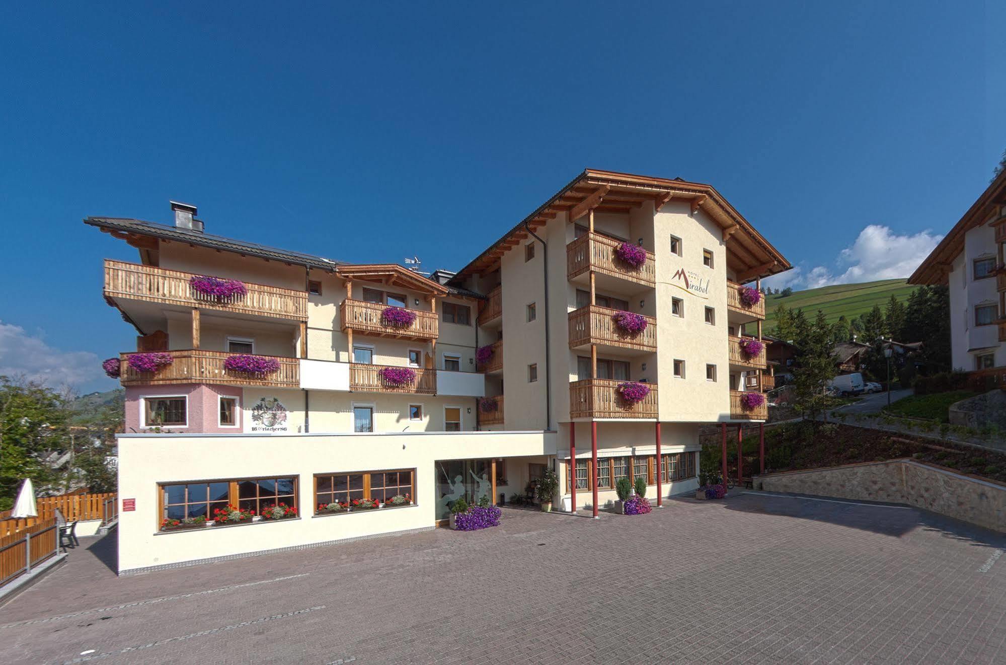 Hotel Mirabel سان فيجيليو دي ماريبْ المظهر الخارجي الصورة